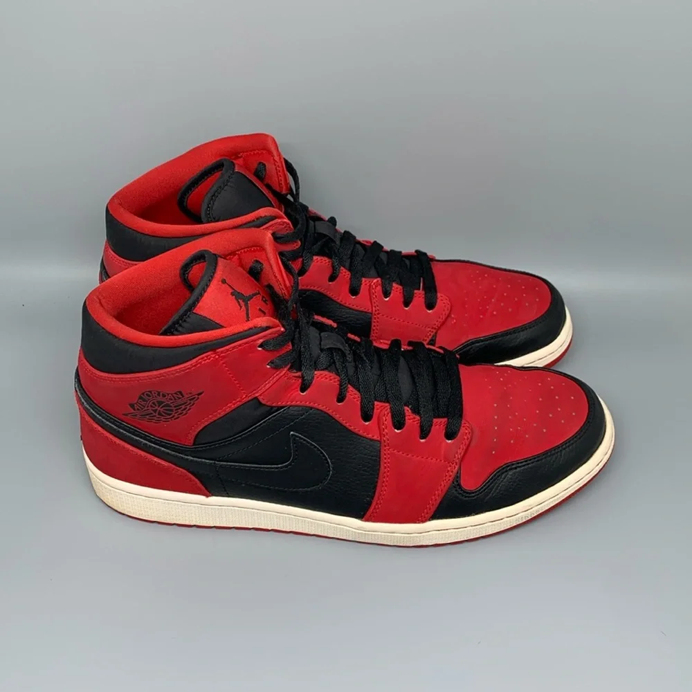 Jordan 1 Mid‎ Bred (2013) Shoes 554724-005 Men's Sz 13